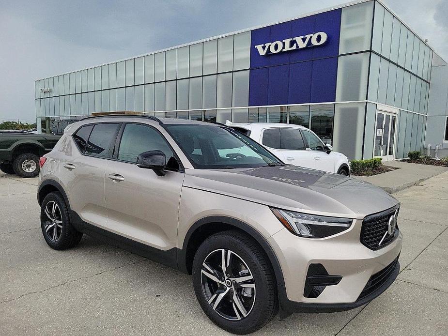 new 2024 Volvo XC40 car, priced at $38,495