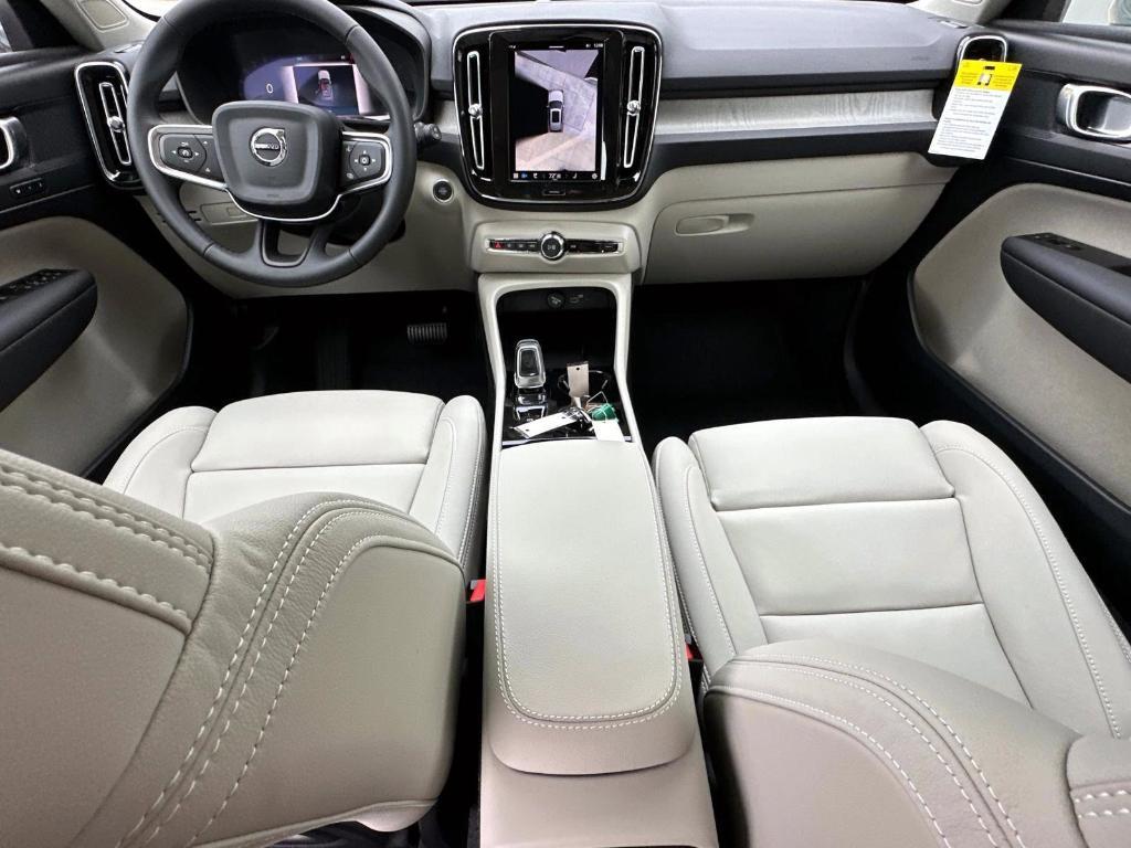 new 2025 Volvo XC40 car, priced at $48,335