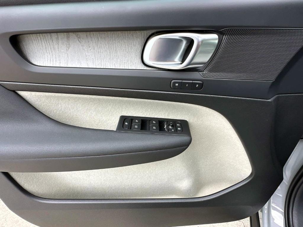 new 2025 Volvo XC40 car, priced at $48,335
