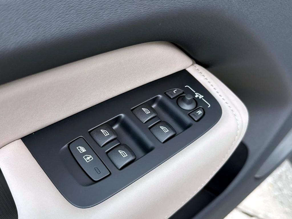 new 2026 Volvo XC60 car, priced at $52,665