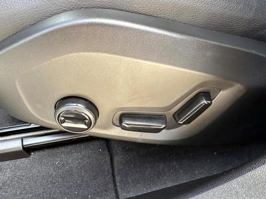 new 2025 Volvo XC60 car, priced at $40,940