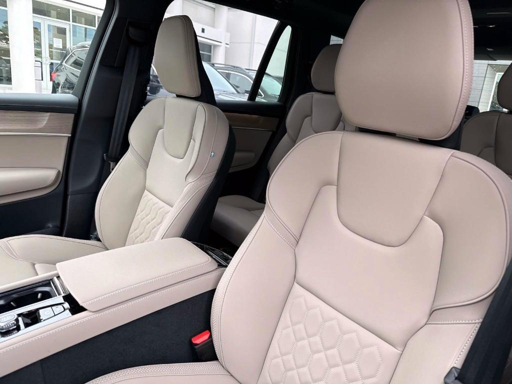 new 2025 Volvo XC90 car, priced at $65,555