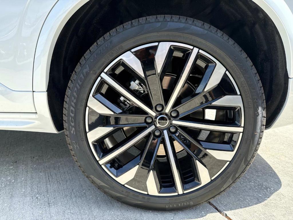 new 2025 Volvo XC90 Plug-In Hybrid car, priced at $76,535