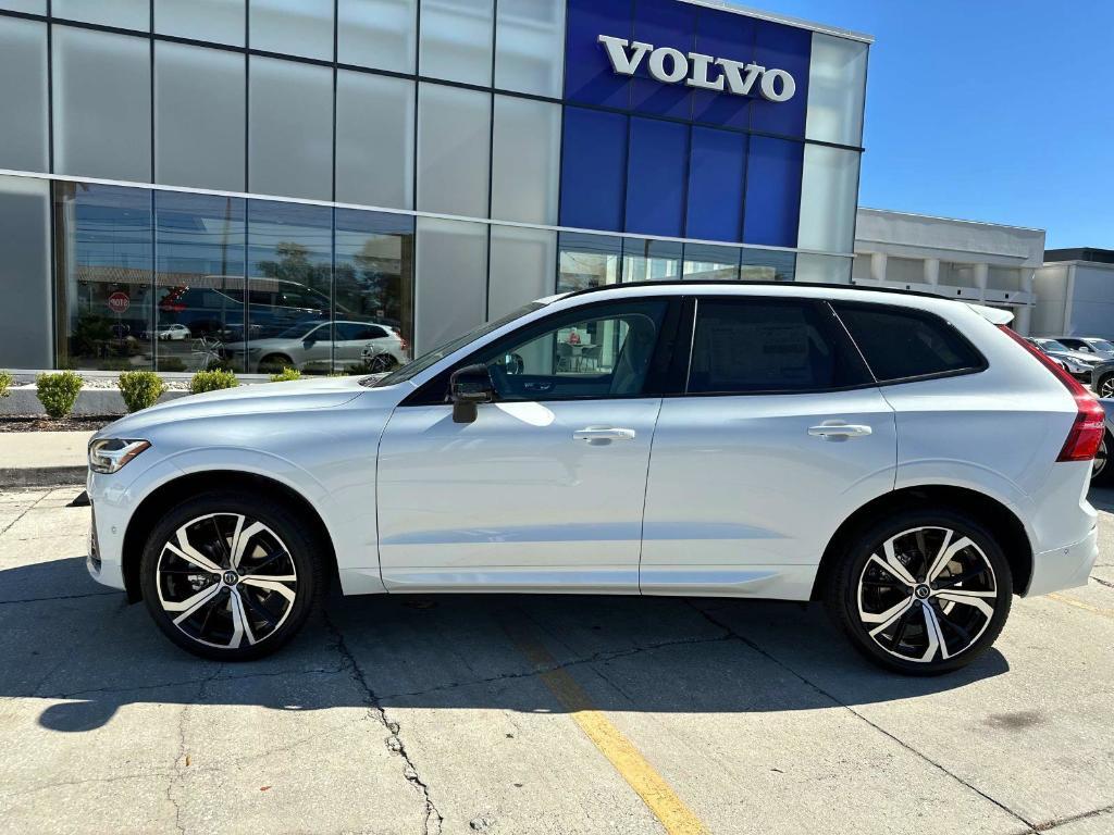 new 2025 Volvo XC60 car, priced at $59,885