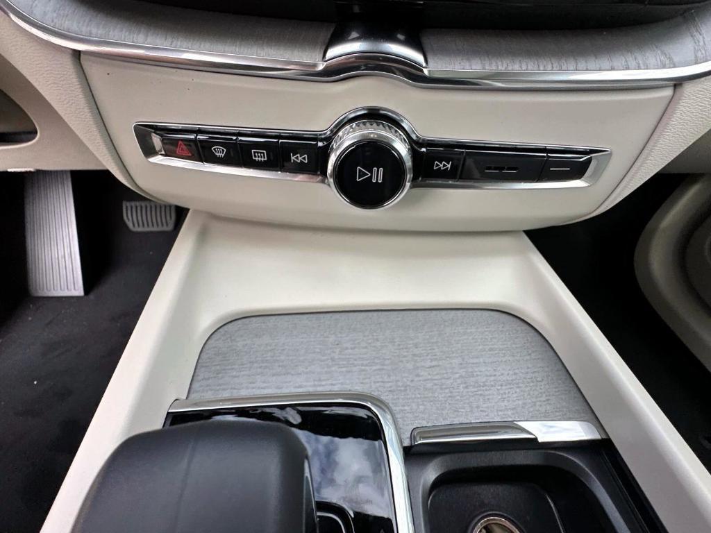 new 2025 Volvo XC60 Plug-In Hybrid car, priced at $65,485