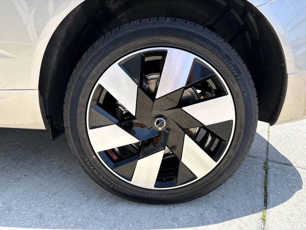 new 2025 Volvo XC60 Plug-In Hybrid car, priced at $66,260