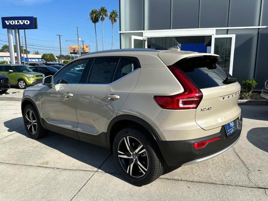 new 2025 Volvo XC40 car, priced at $45,450