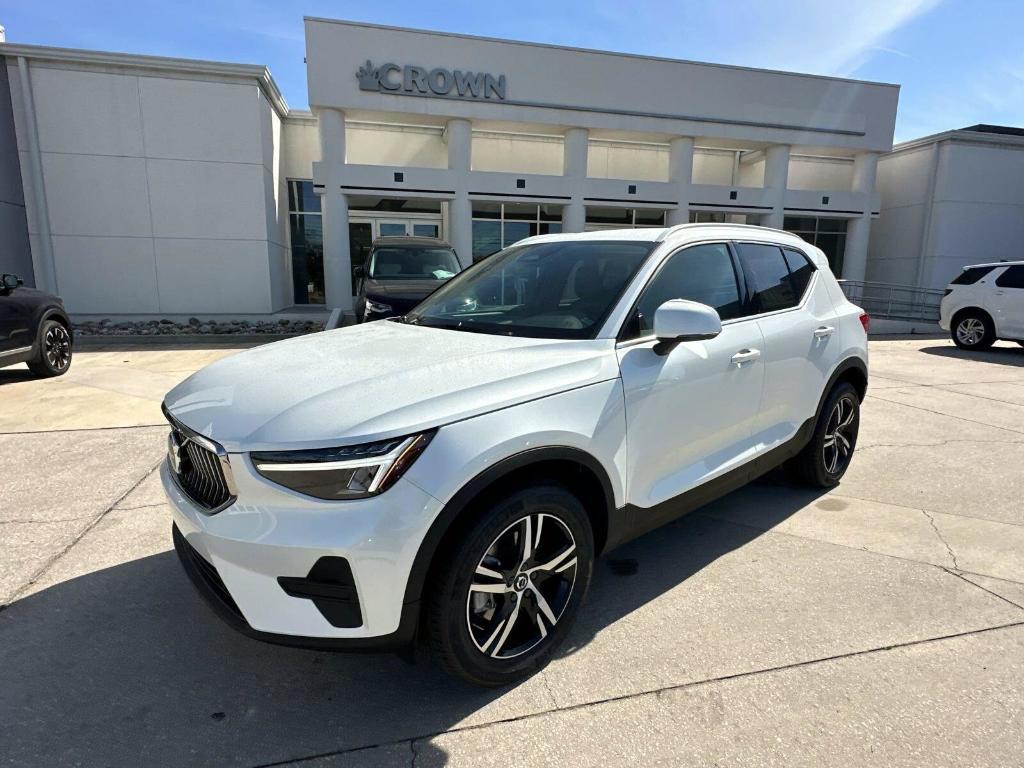 new 2025 Volvo XC40 car, priced at $43,045