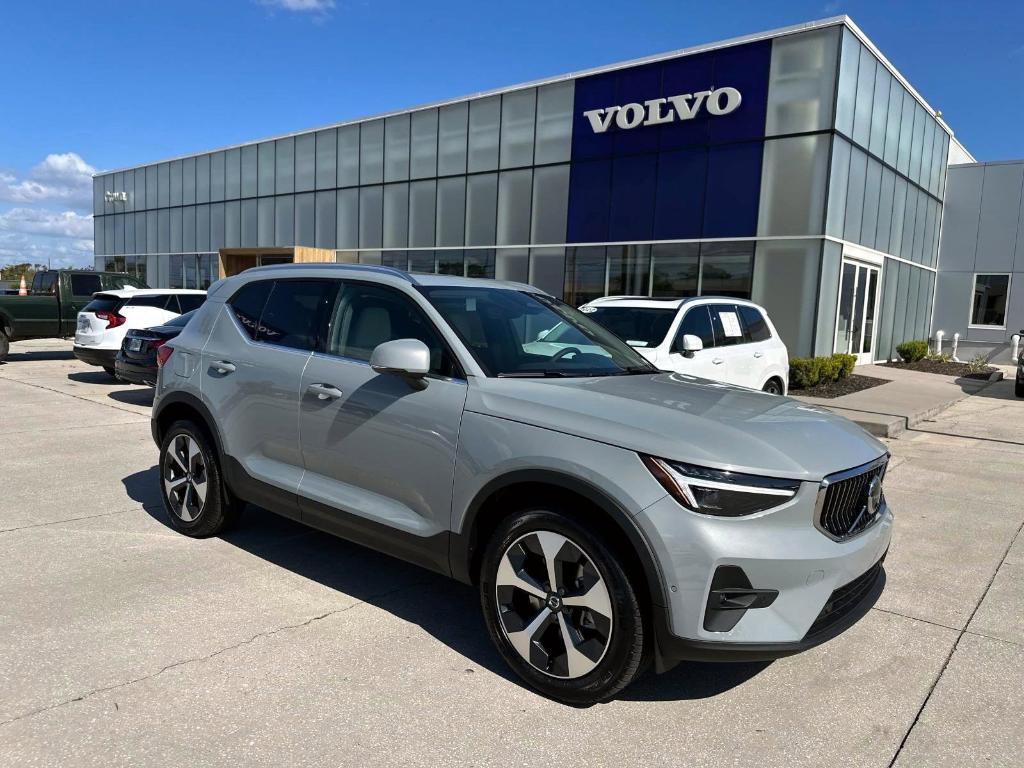 new 2025 Volvo XC40 car, priced at $47,765