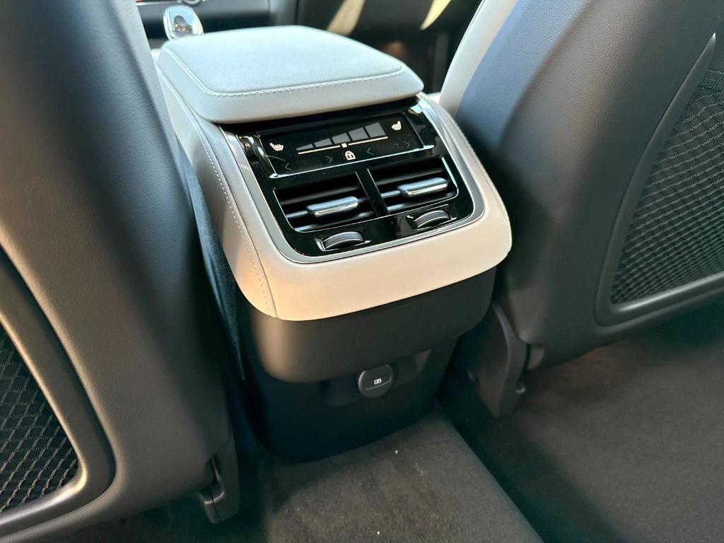 new 2025 Volvo XC90 car, priced at $65,555