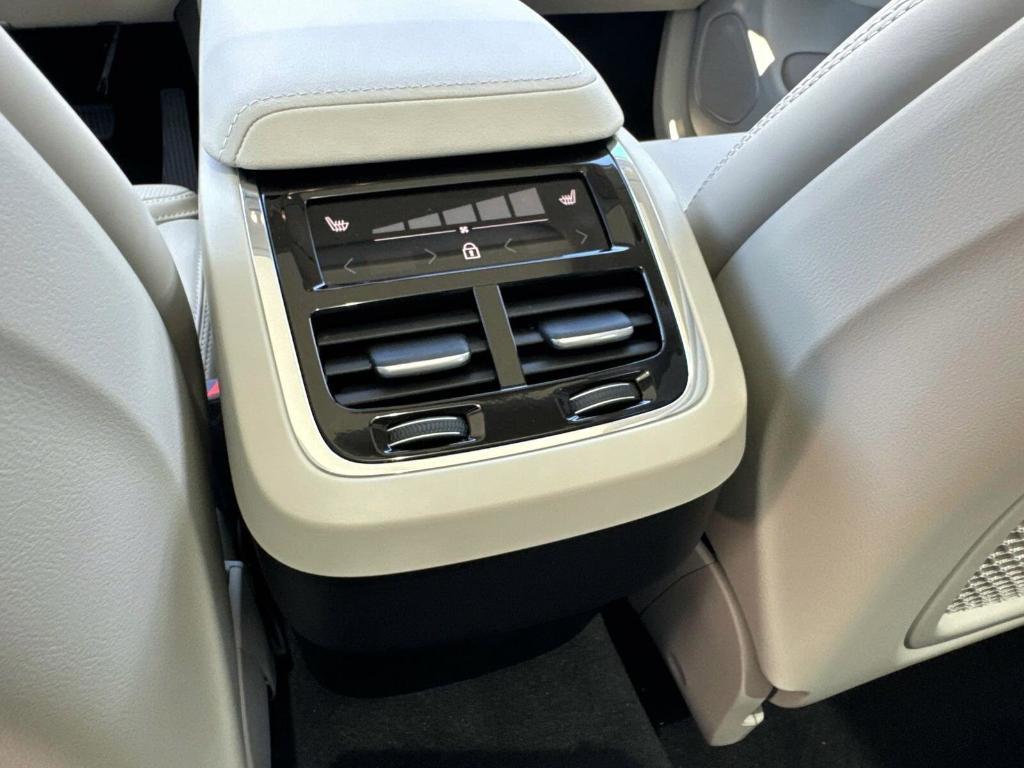 new 2025 Volvo XC60 car, priced at $60,660