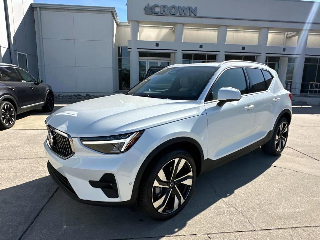 new 2025 Volvo XC40 car, priced at $50,025