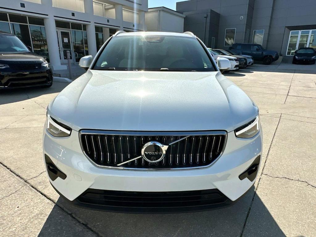 new 2025 Volvo XC40 car, priced at $50,025