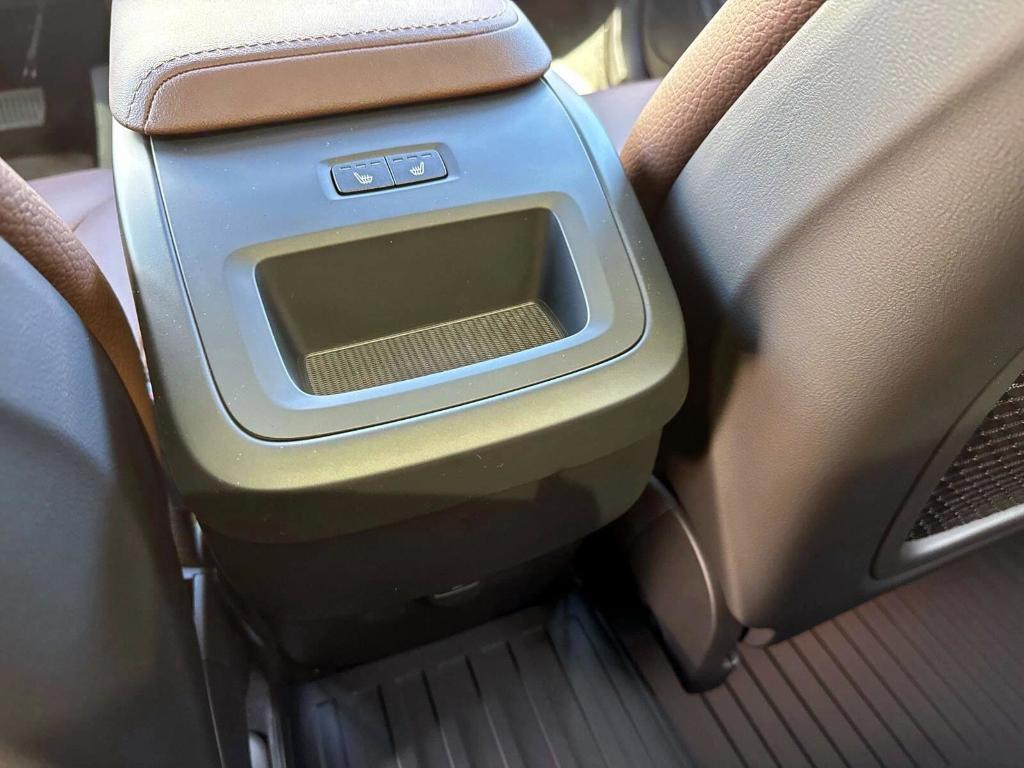new 2025 Volvo XC60 car, priced at $55,360