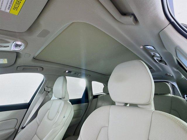 used 2021 Volvo XC60 car, priced at $30,998