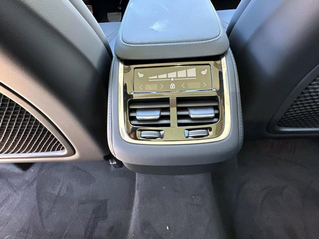 new 2025 Volvo XC90 car, priced at $66,695