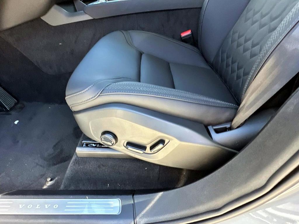 new 2025 Volvo XC90 car, priced at $66,695