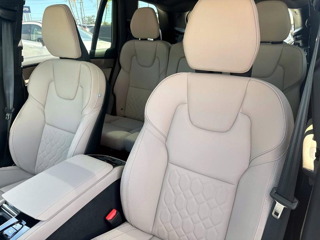 new 2025 Volvo XC90 car, priced at $65,555