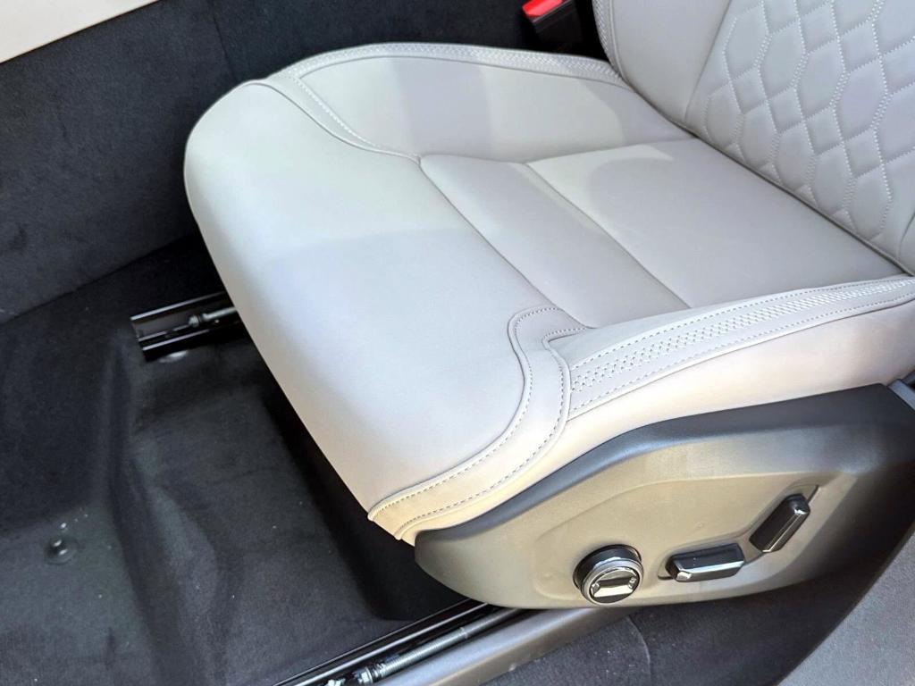 new 2025 Volvo XC90 car, priced at $65,555