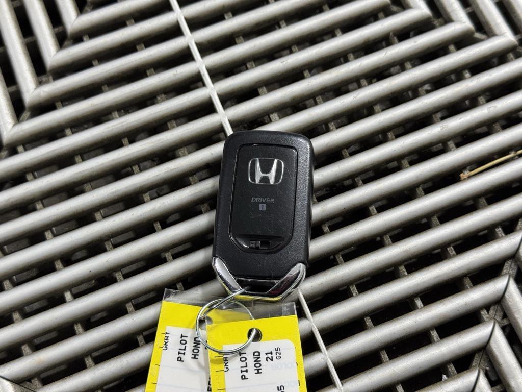 used 2021 Honda Pilot car, priced at $30,988
