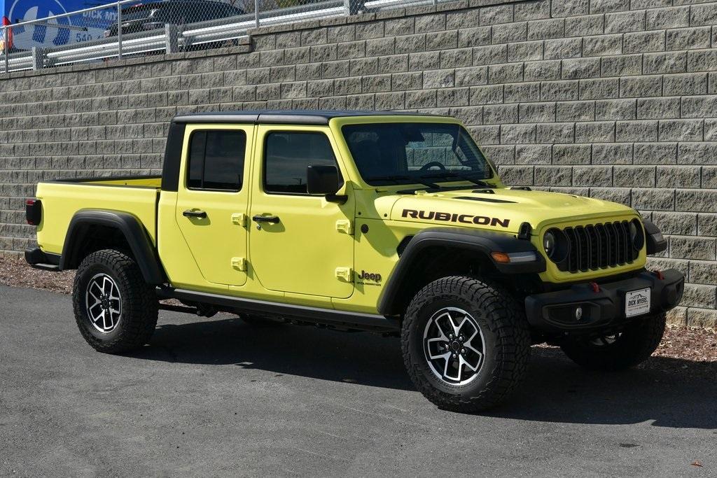 new 2024 Jeep Gladiator car, priced at $54,594