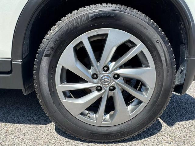 used 2015 Nissan Rogue car, priced at $9,999