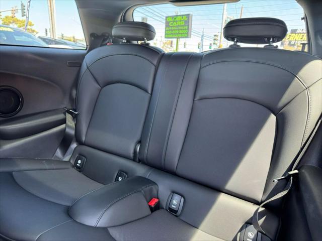 used 2022 MINI Hardtop car, priced at $22,699