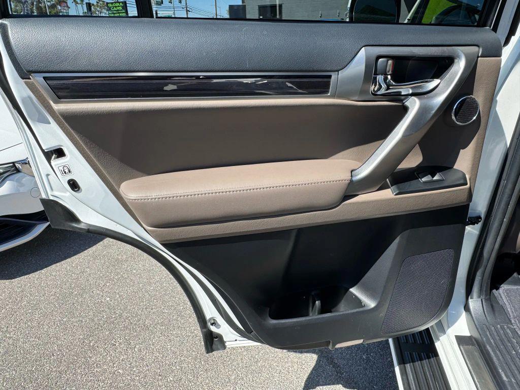 used 2023 Lexus GX 460 car, priced at $54,999
