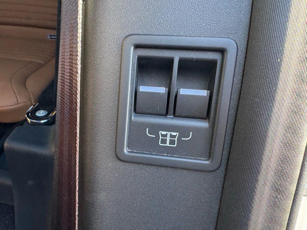 used 2019 Land Rover Discovery car, priced at $20,997