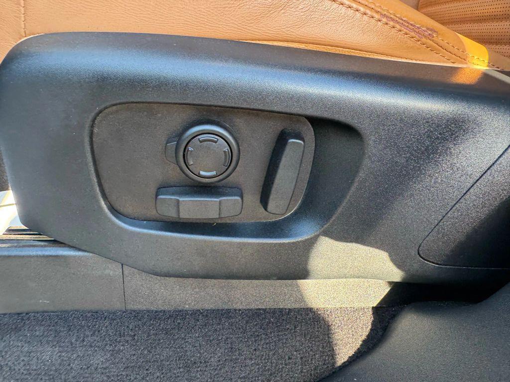 used 2019 Land Rover Discovery car, priced at $20,997