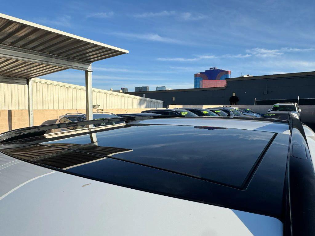 used 2019 Land Rover Discovery car, priced at $20,997