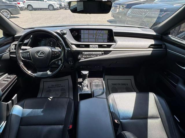 used 2019 Lexus ES 300h car, priced at $27,999