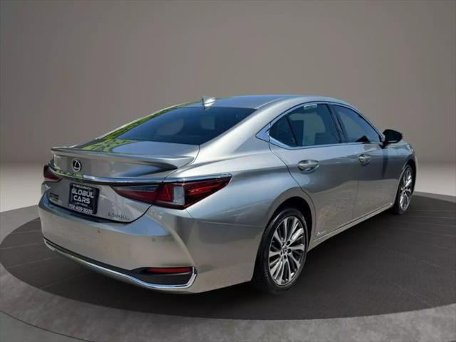 used 2019 Lexus ES 300h car, priced at $27,999