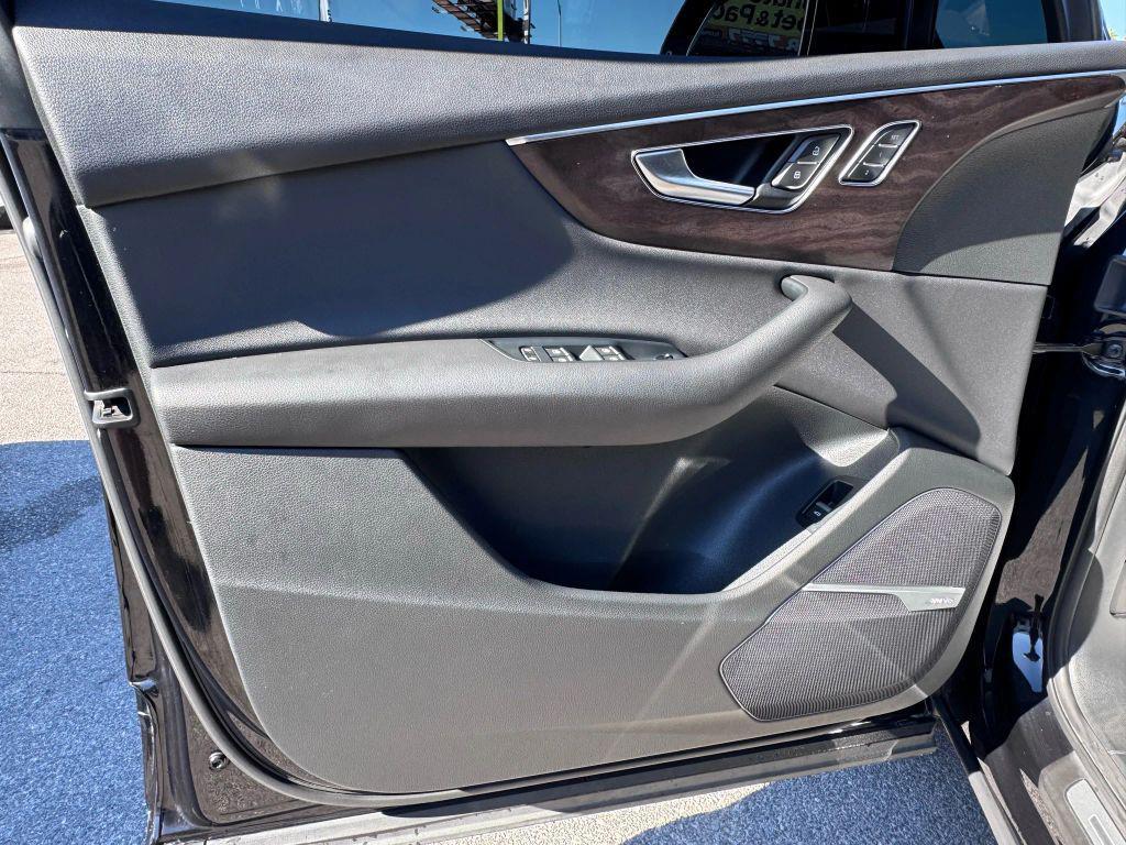 used 2020 Audi Q7 car, priced at $28,999