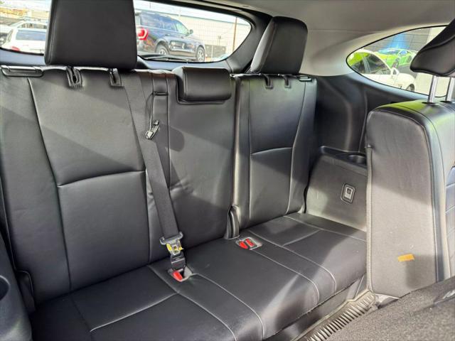 used 2022 Toyota Highlander car, priced at $28,999