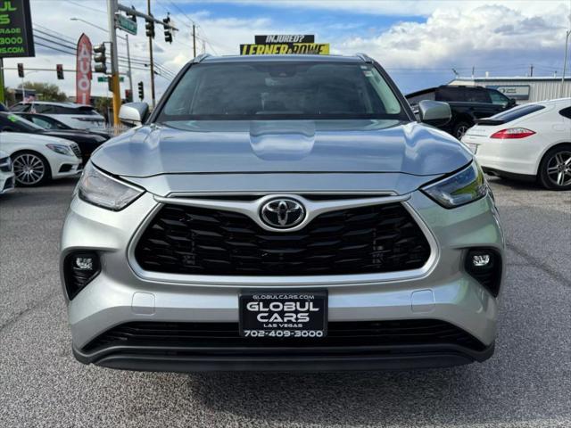 used 2022 Toyota Highlander car, priced at $28,999