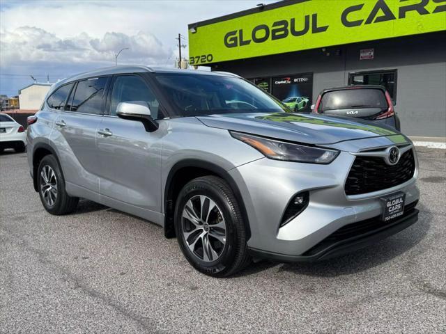 used 2022 Toyota Highlander car, priced at $28,999