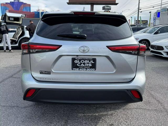 used 2022 Toyota Highlander car, priced at $28,999