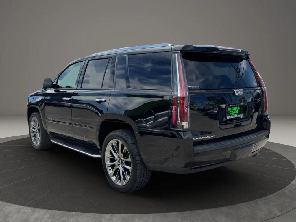 used 2020 Cadillac Escalade car, priced at $31,999