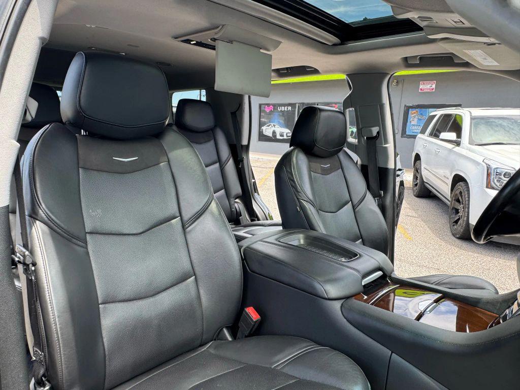 used 2020 Cadillac Escalade car, priced at $31,999