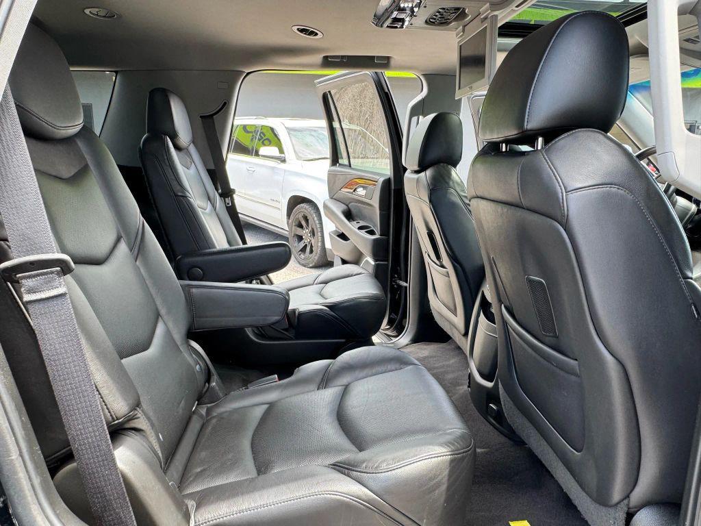 used 2020 Cadillac Escalade car, priced at $31,999