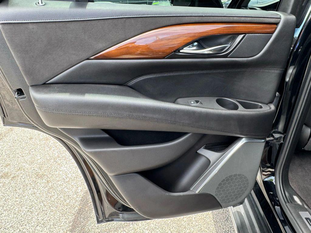 used 2020 Cadillac Escalade car, priced at $31,999
