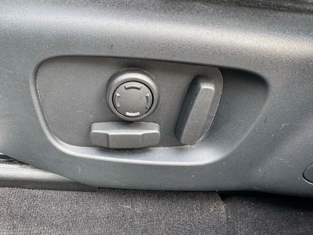 used 2020 Land Rover Range Rover Velar car, priced at $26,495