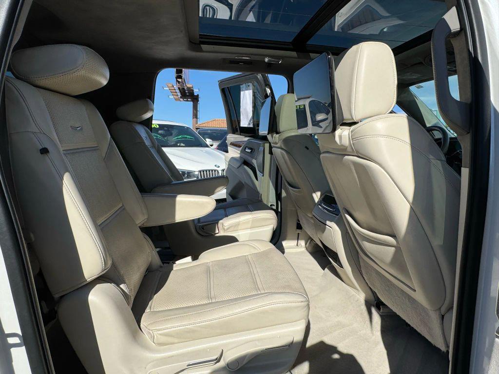 used 2022 Cadillac Escalade ESV car, priced at $65,499