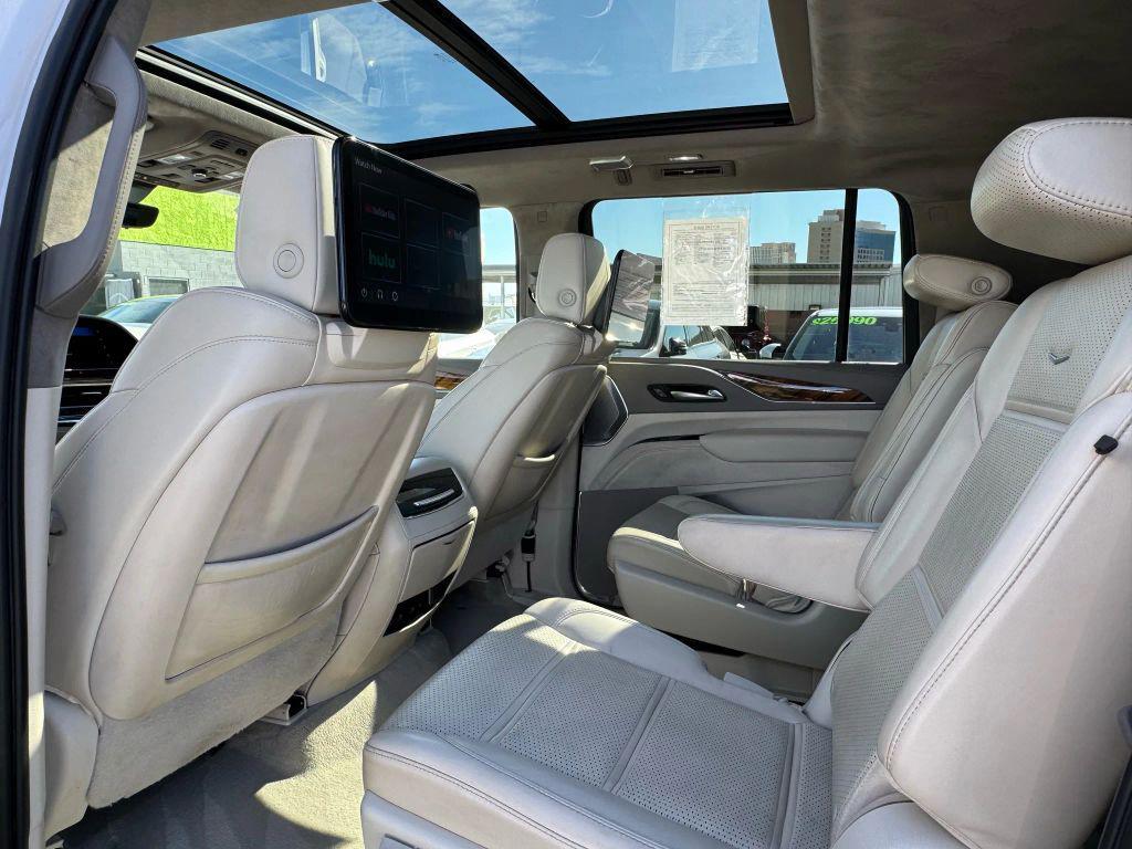 used 2022 Cadillac Escalade ESV car, priced at $65,499
