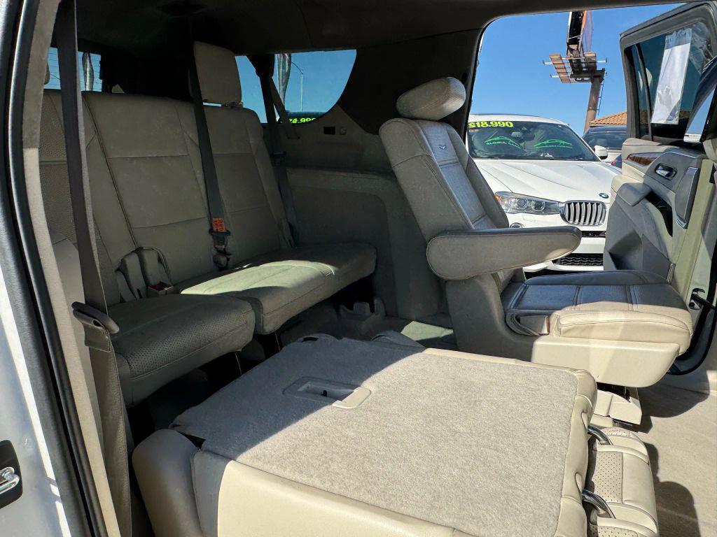 used 2022 Cadillac Escalade ESV car, priced at $65,499