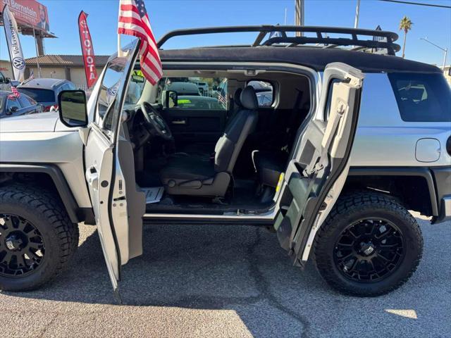 used 2007 Toyota FJ Cruiser car, priced at $15,999