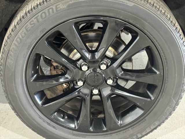 used 2017 Jeep Grand Cherokee car, priced at $15,475
