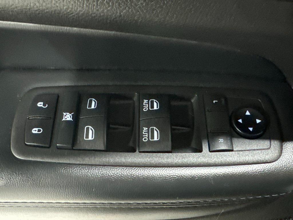 used 2021 Jeep Grand Cherokee car, priced at $23,555