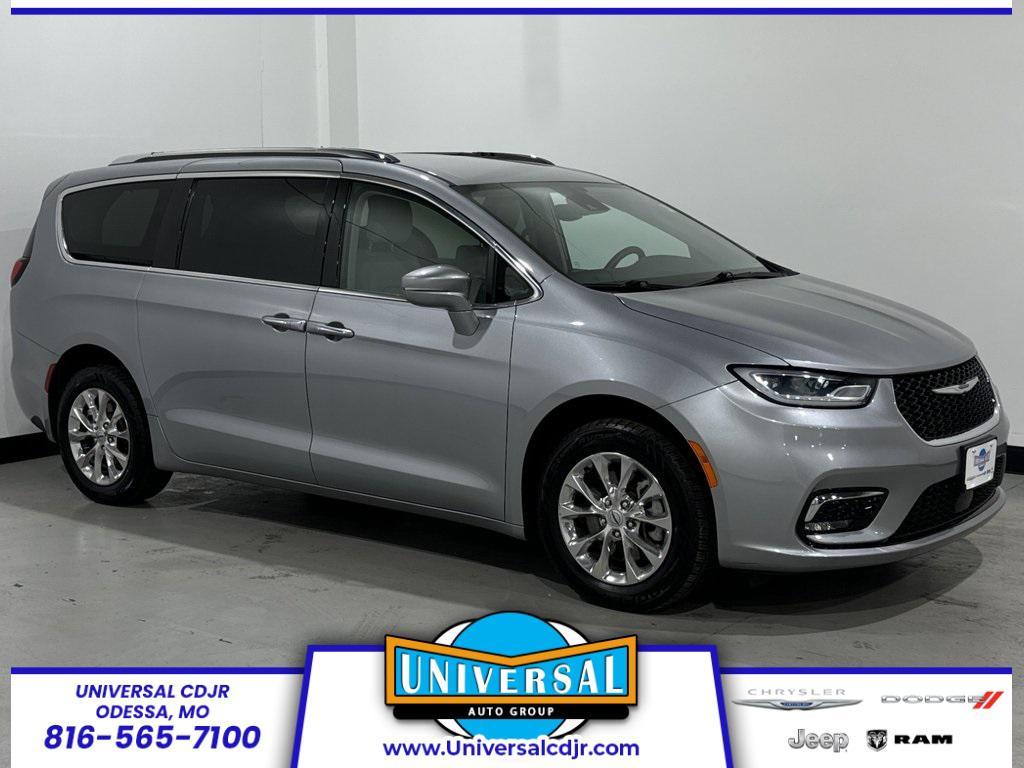 used 2021 Chrysler Pacifica car, priced at $22,992